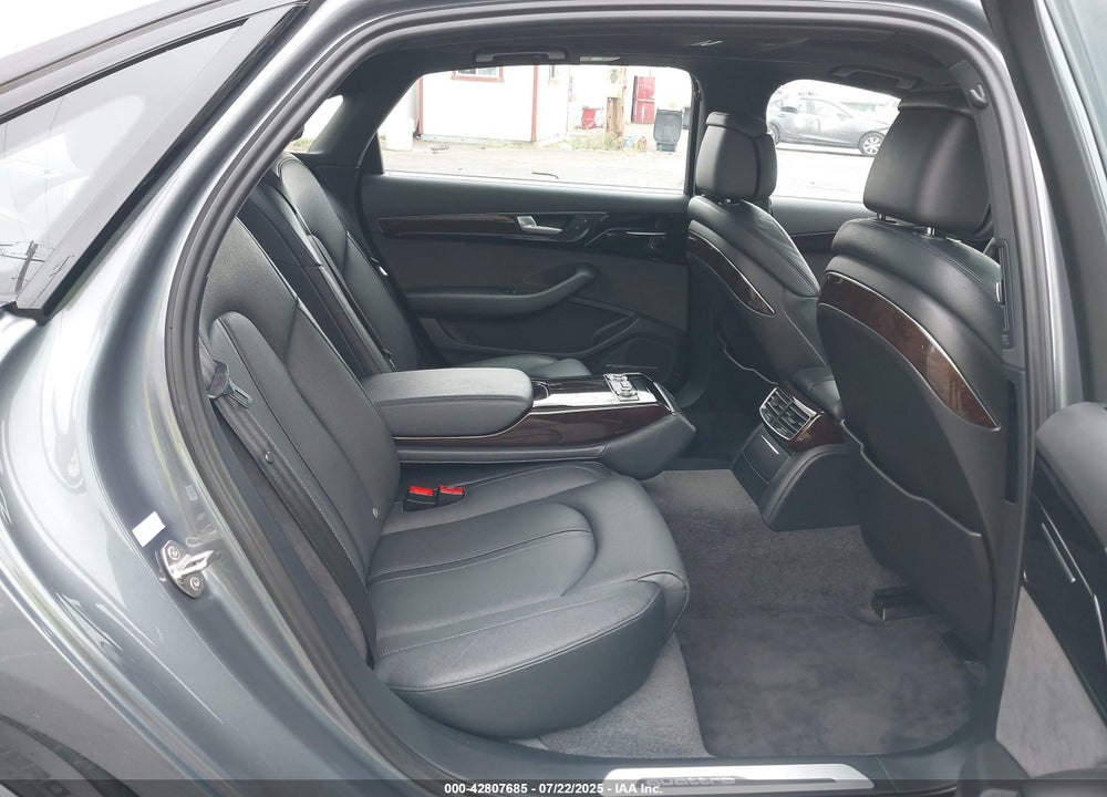 2017 AUDI A8 L VIN: WAU44AFD2HN018615