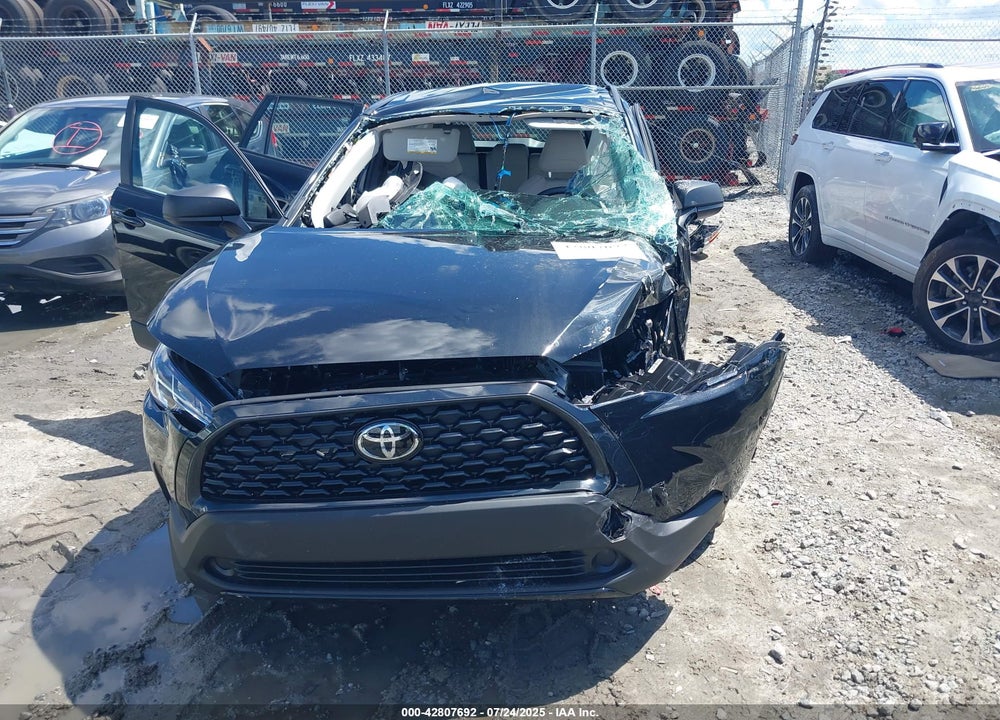 2025 TOYOTA COROLLA CROSS VIN: 7MUAAAAG8SV146039