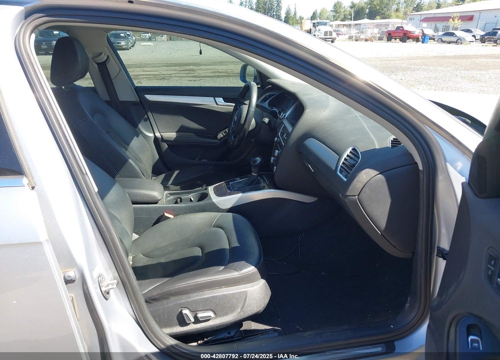 2016 AUDI A4 VIN: WAUAFAFL5GN012536