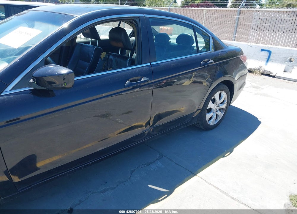 2008 HONDA ACCORD VIN: 1HGCP26898A114930