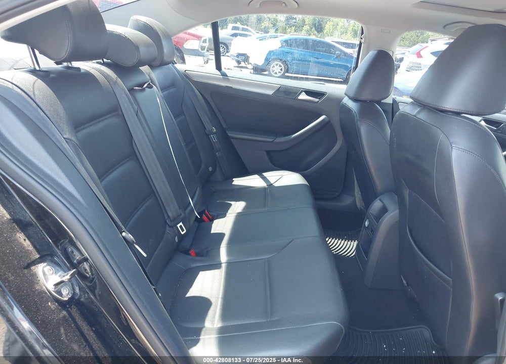 2014 VOLKSWAGEN JETTA VIN: 3VWLL7AJ3EM322069
