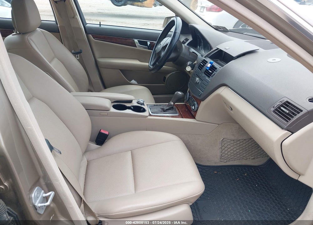 2010 MERCEDES-BENZ C CLASS VIN: WDDGF8BB6AF412471