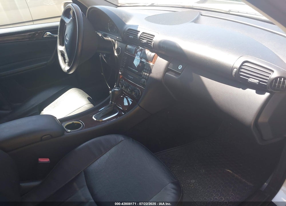 2005 MERCEDES-BENZ C 240 VIN: WDBRH81J15F645409