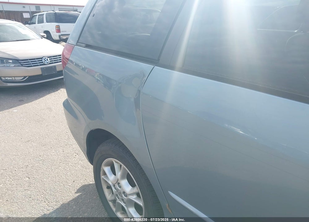 2004 TOYOTA SIENNA LE VIN: 5TDBA23C54S028189