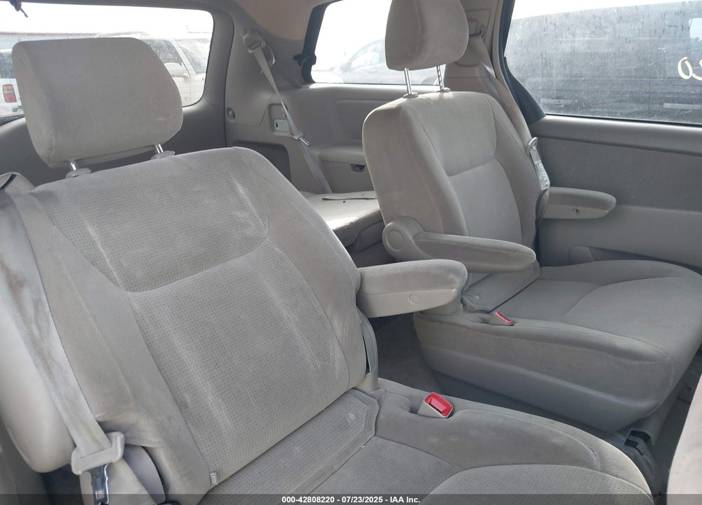 2004 TOYOTA SIENNA LE VIN: 5TDBA23C54S028189