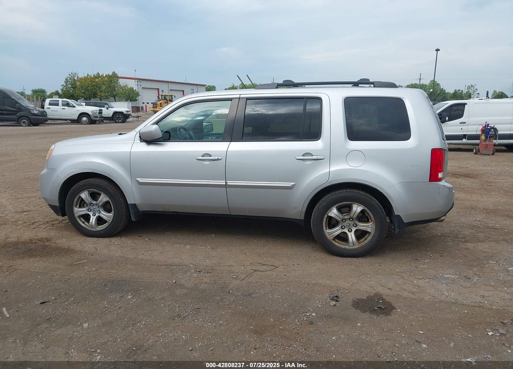 2012 HONDA PILOT VIN: 5FNYF4H57CB069220