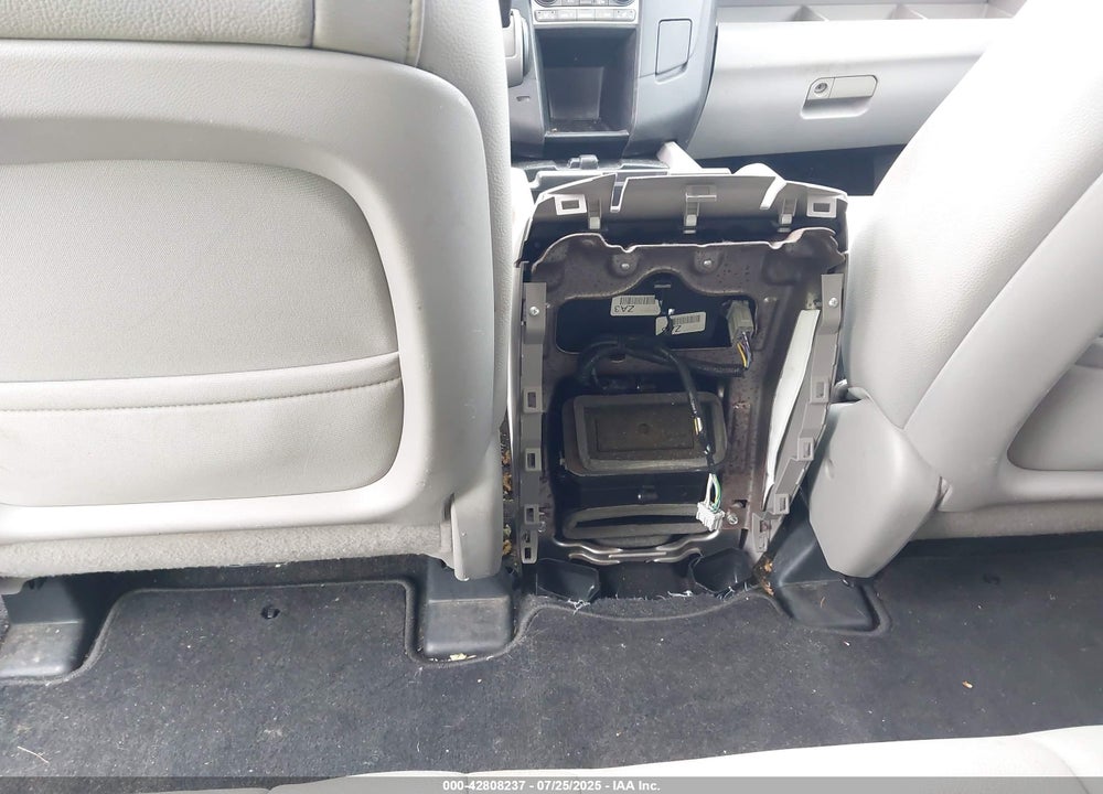2012 HONDA PILOT VIN: 5FNYF4H57CB069220