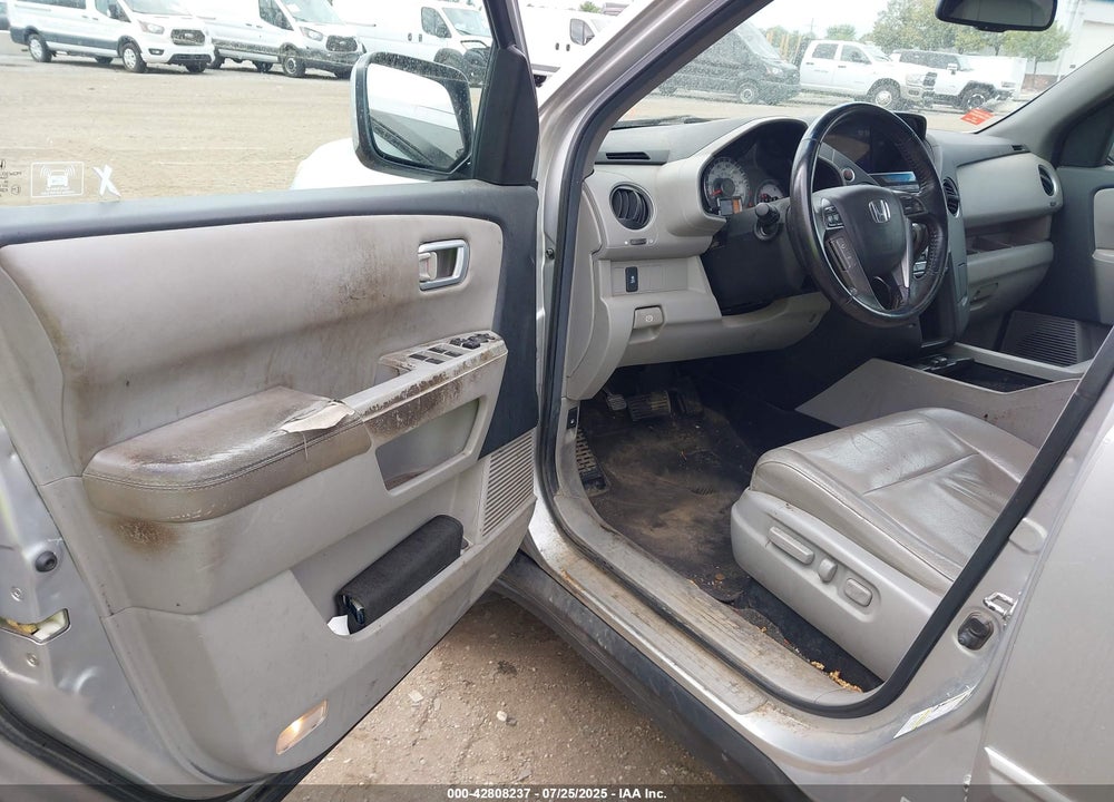 2012 HONDA PILOT VIN: 5FNYF4H57CB069220