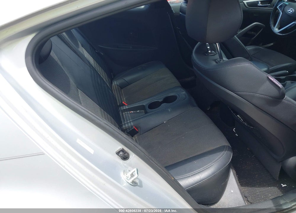2013 HYUNDAI VELOSTER VIN: KMHTC6AD2DU171979