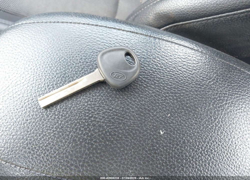 2013 HYUNDAI VELOSTER VIN: KMHTC6AD2DU171979