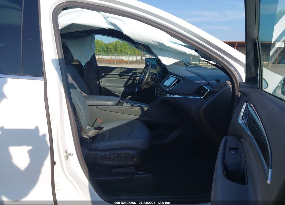 2024 BUICK ENCLAVE VIN: 5GAEVBKW8RJ130962