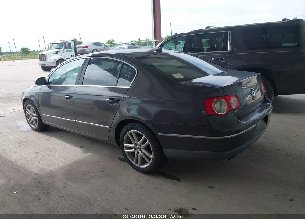 2008 VOLKSWAGEN PASSAT VIN: WVWEK73C08E203063