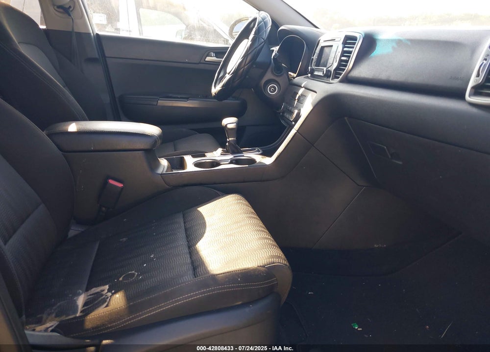 2017 KIA SPORTAGE VIN: KNDPMCACXH7086143
