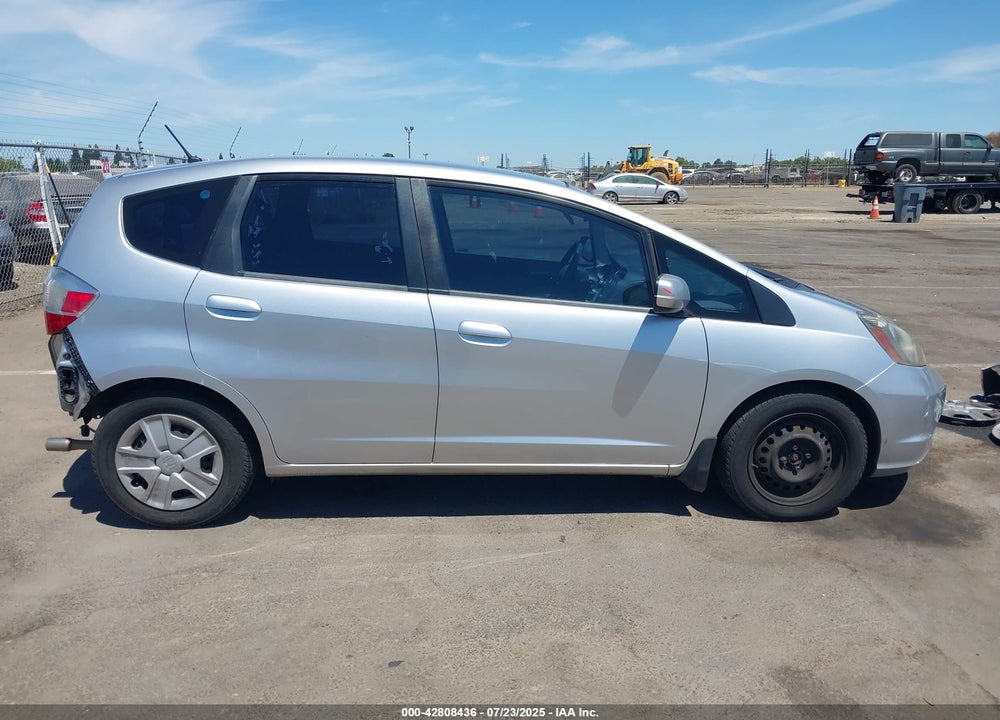 2013 HONDA FIT VIN: JHMGE8H34DC066499