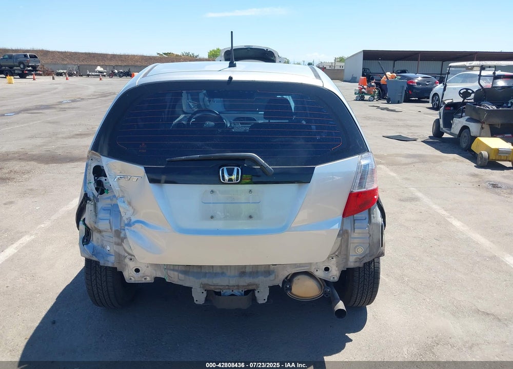 2013 HONDA FIT VIN: JHMGE8H34DC066499