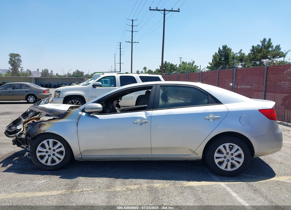 2011 KIA FORTE VIN: KNAFU4A26B5409788