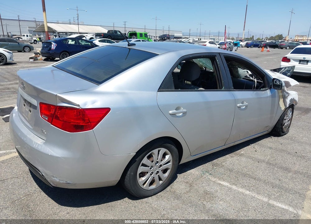 2011 KIA FORTE VIN: KNAFU4A26B5409788