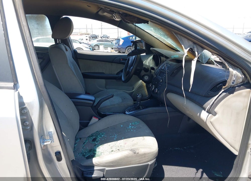 2011 KIA FORTE VIN: KNAFU4A26B5409788