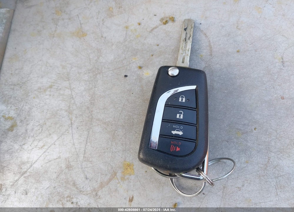 2019 TOYOTA CAMRY LE VIN: 4T1B11HK2KU725625