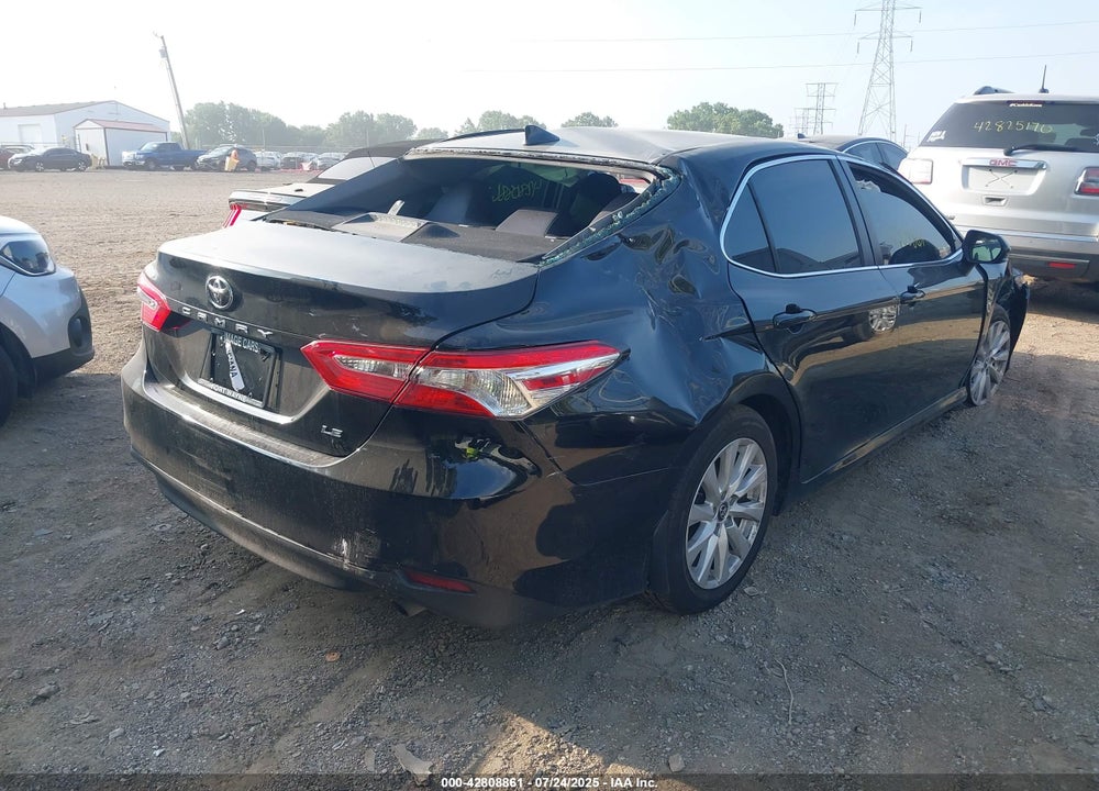 2019 TOYOTA CAMRY LE VIN: 4T1B11HK2KU725625