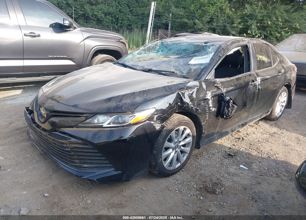 2019 TOYOTA CAMRY LE VIN: 4T1B11HK2KU725625