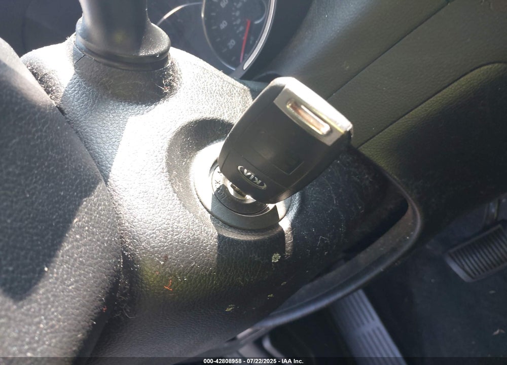 2017 KIA FORTE VIN: 3KPFK4A74HE135282