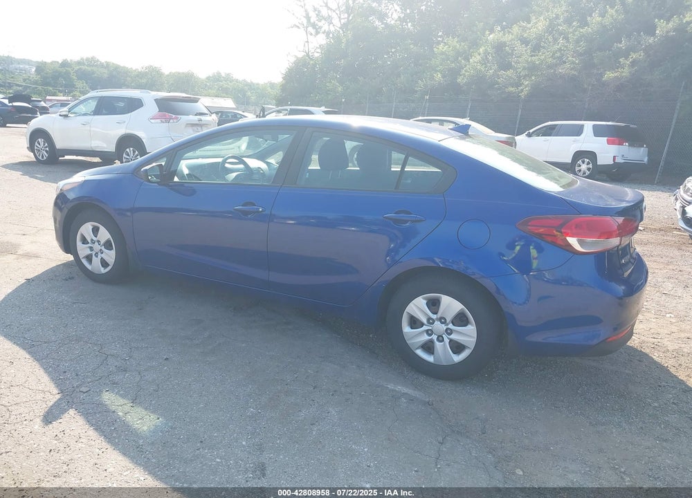 2017 KIA FORTE VIN: 3KPFK4A74HE135282