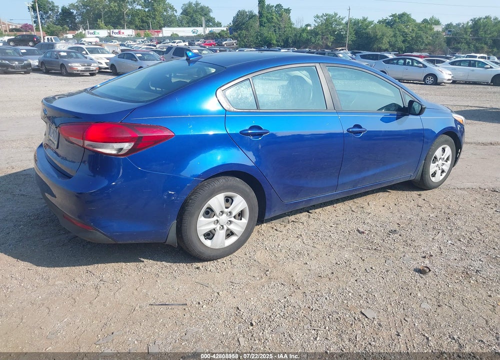 2017 KIA FORTE VIN: 3KPFK4A74HE135282