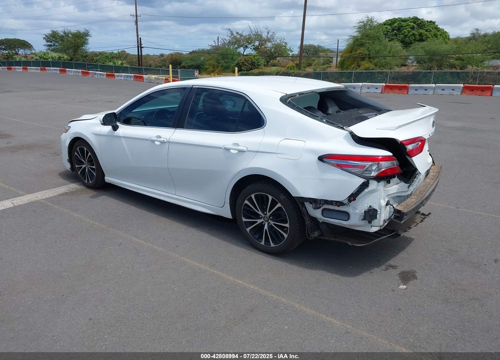 2018 TOYOTA CAMRY VIN: 4T1B11HK4JU574902
