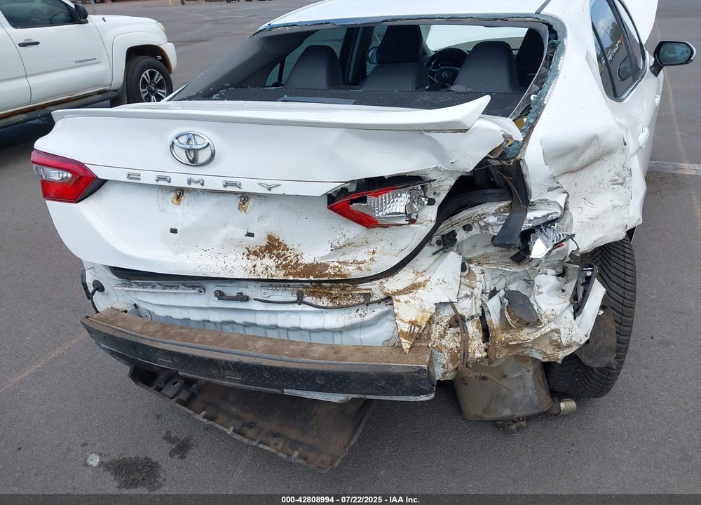 2018 TOYOTA CAMRY VIN: 4T1B11HK4JU574902