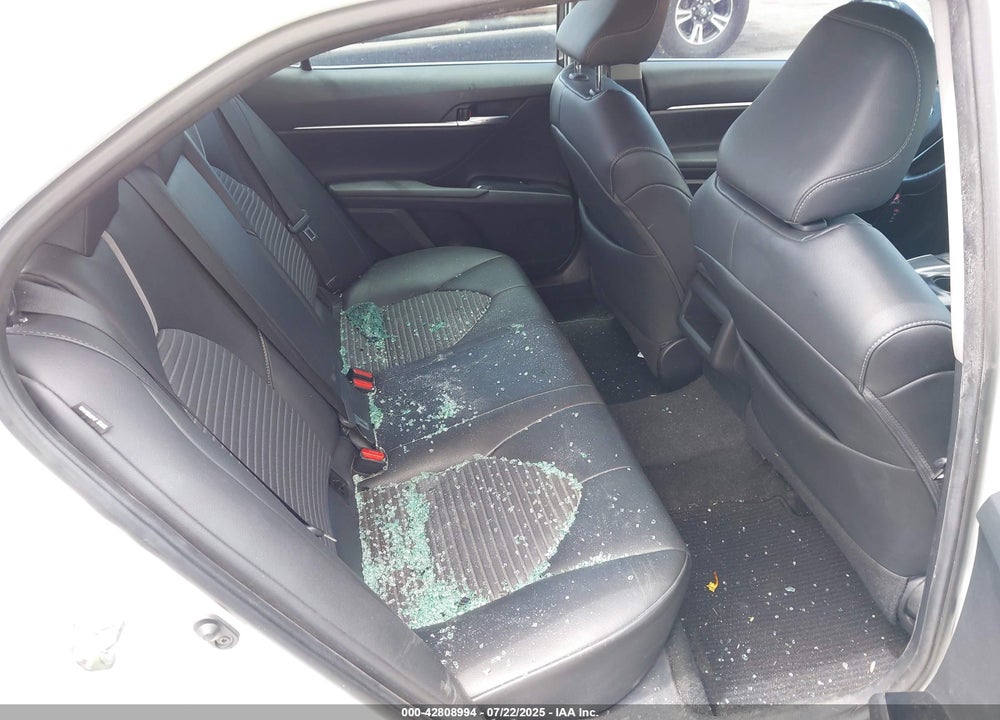 2018 TOYOTA CAMRY VIN: 4T1B11HK4JU574902