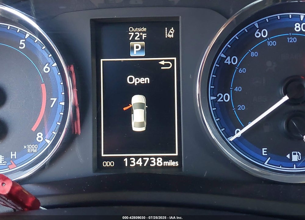 2017 TOYOTA COROLLA VIN: 5YFBURHE8HP570184