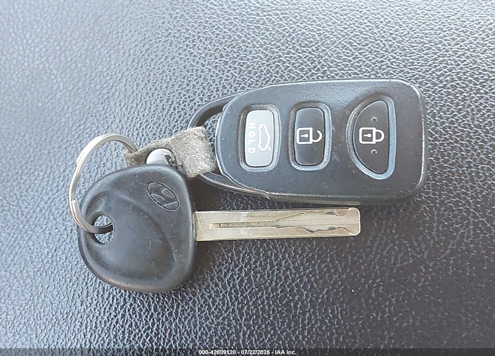 2011 HYUNDAI SONATA VIN: 5NPEB4AC3BH007000