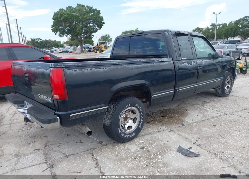 1998 CHEVROLET C1500 FLEETSIDE VIN: 2GCEC19M8W1253637