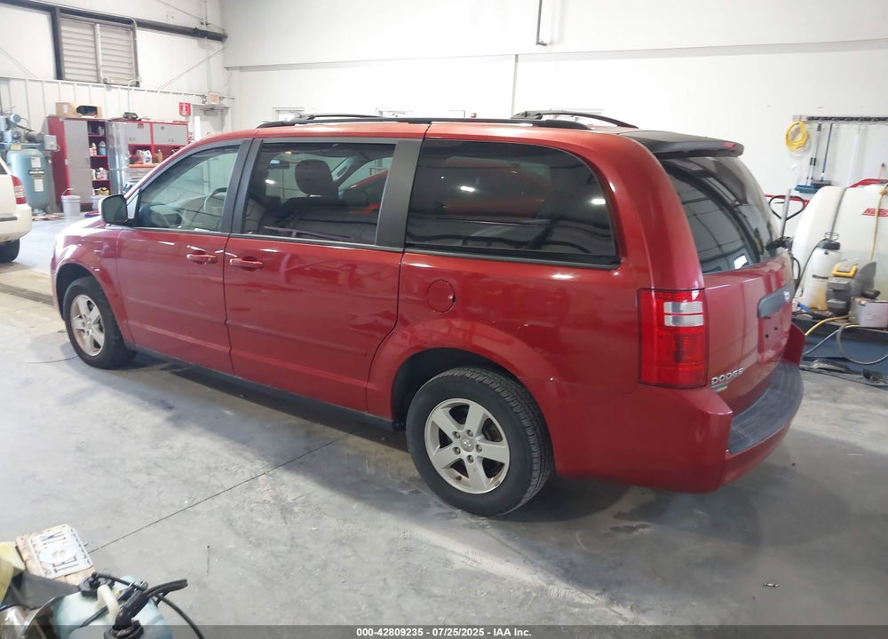 2010 DODGE GRAND CARAVAN VIN: 2D4RN4DE8AR233057