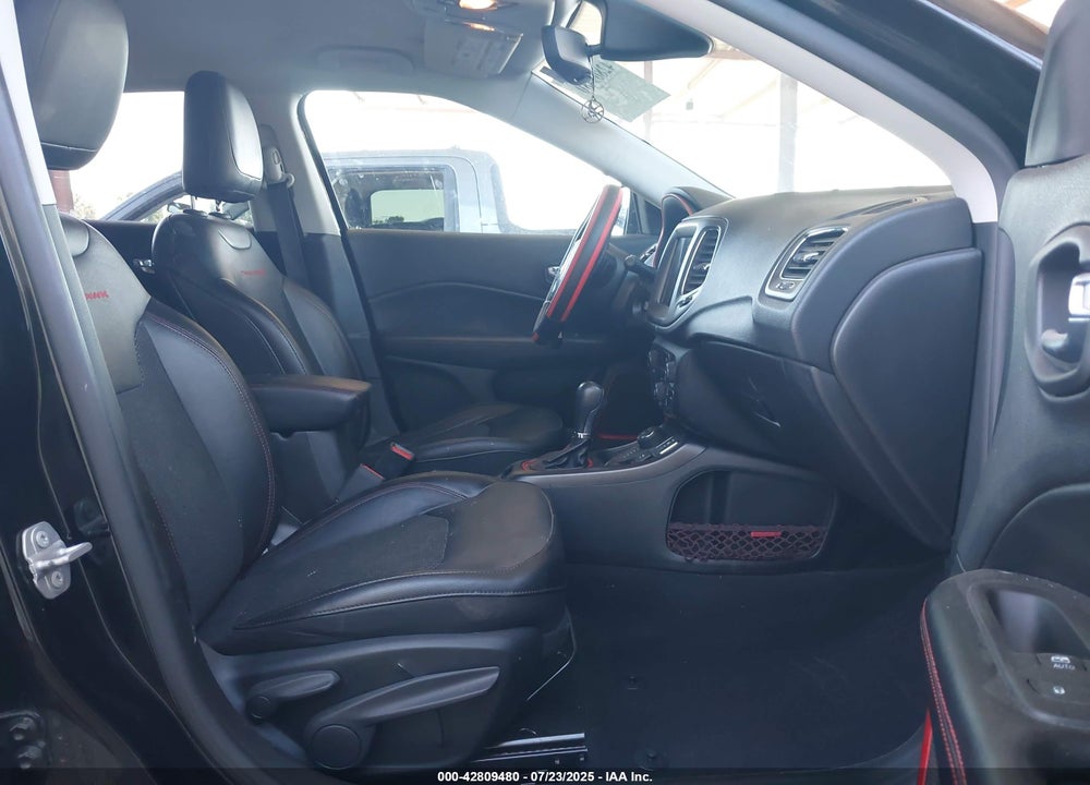 2020 JEEP COMPASS VIN: 3C4NJDDBXLT195537