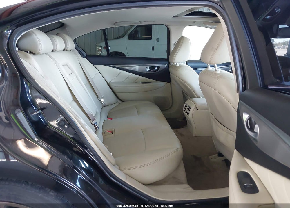2015 INFINITI Q50 VIN: JN1BV7AR8FM400585