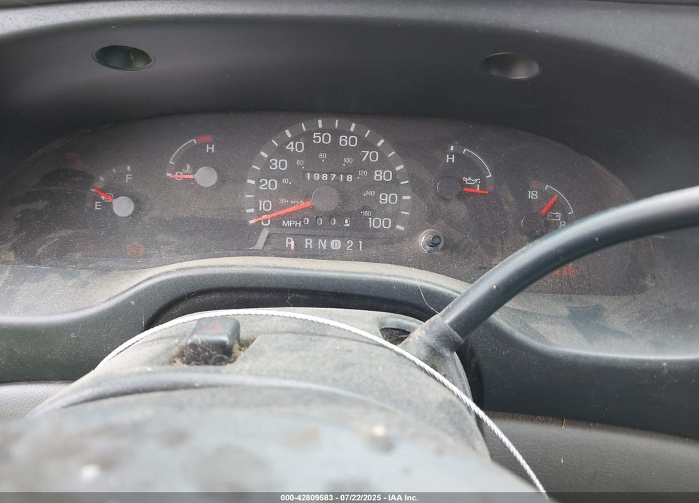 1999 FORD E 150 VIN: 1FTRE1426XHA02910