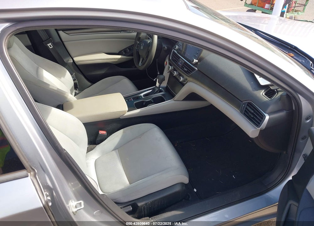 2018 HONDA ACCORD VIN: 1HGCV1F18JA256940