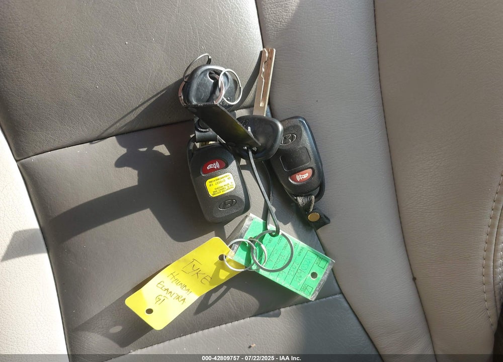 2013 HYUNDAI ELANTRA GT VIN: KMHD35LE0DU034754