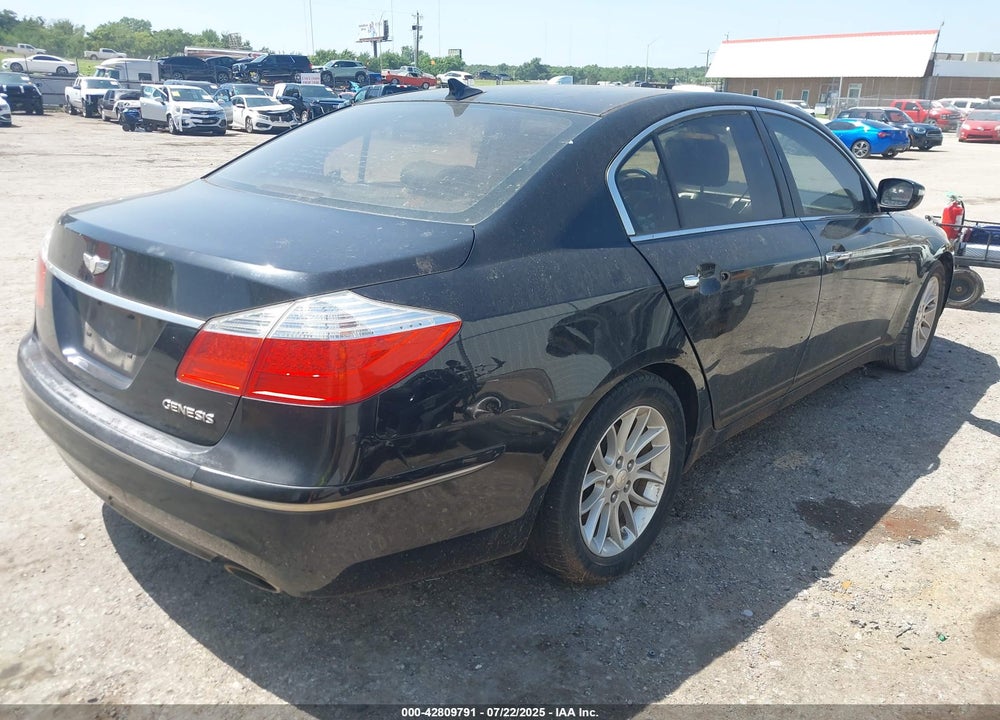 2009 HYUNDAI GENESIS VIN: KMHGC46E59U061085