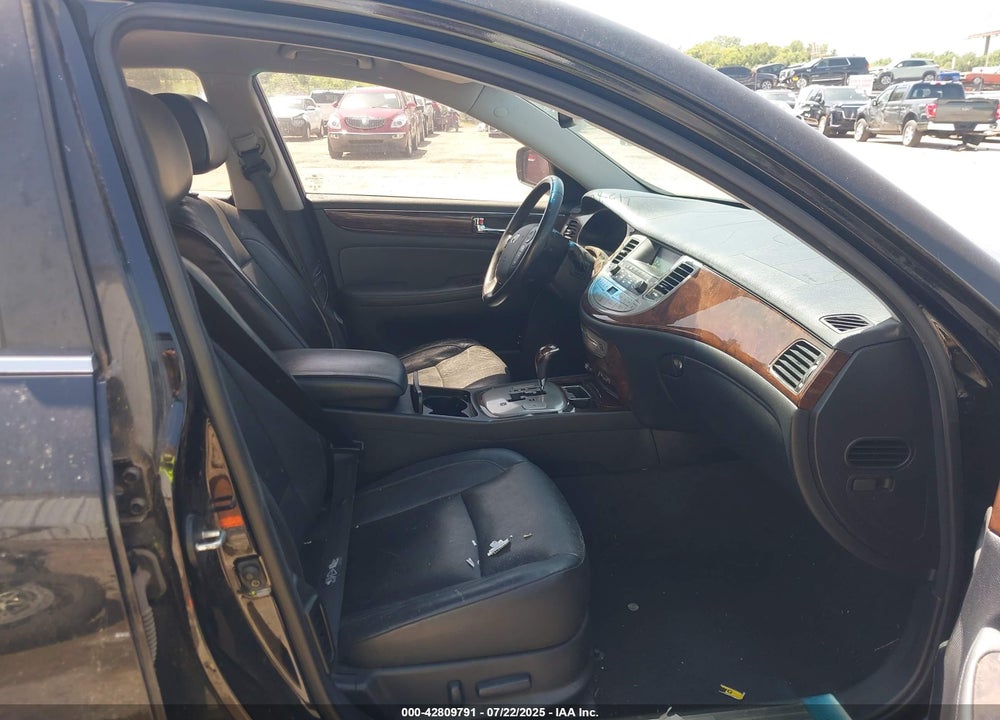 2009 HYUNDAI GENESIS VIN: KMHGC46E59U061085
