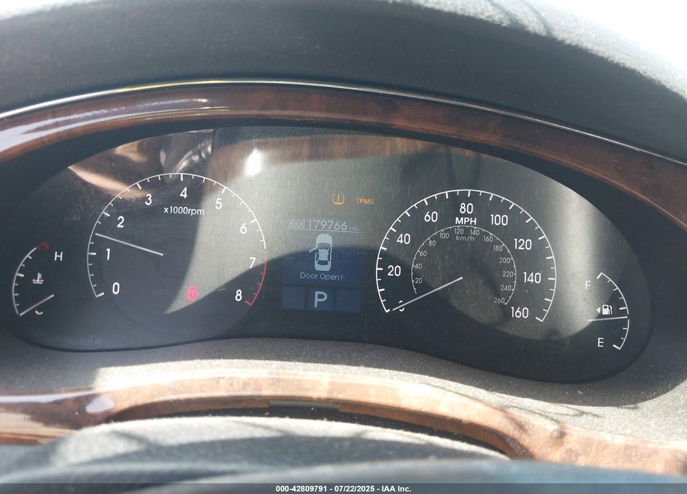 2009 HYUNDAI GENESIS VIN: KMHGC46E59U061085