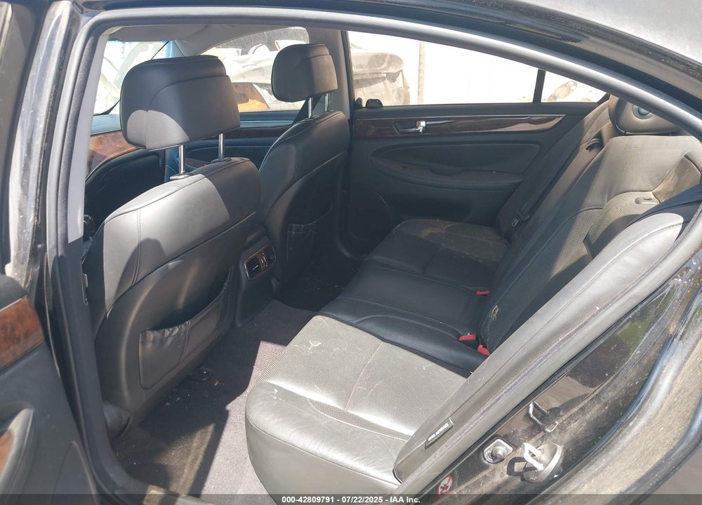 2009 HYUNDAI GENESIS VIN: KMHGC46E59U061085