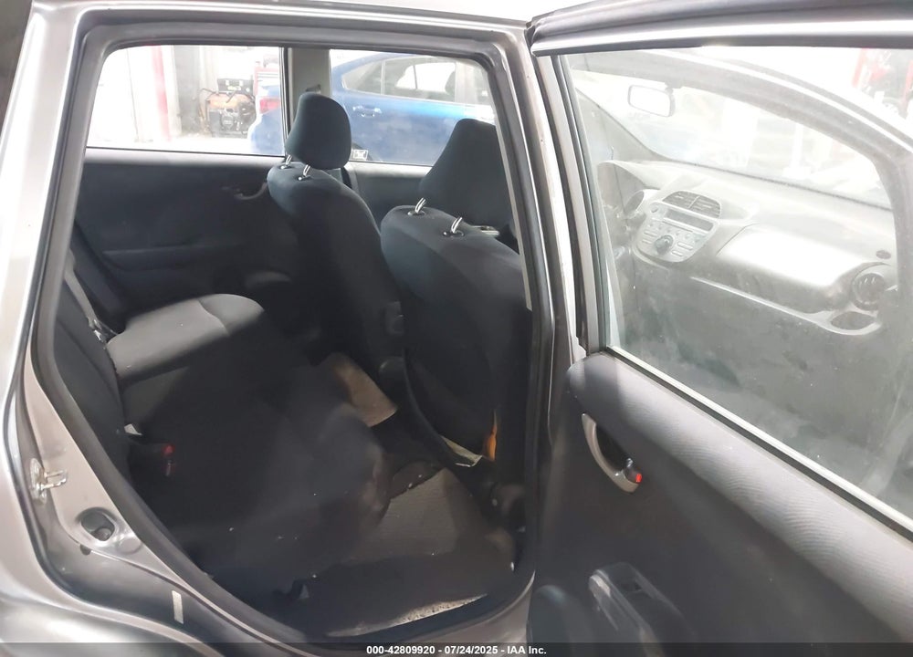 2009 HONDA FIT VIN: JHMGE88409S010324