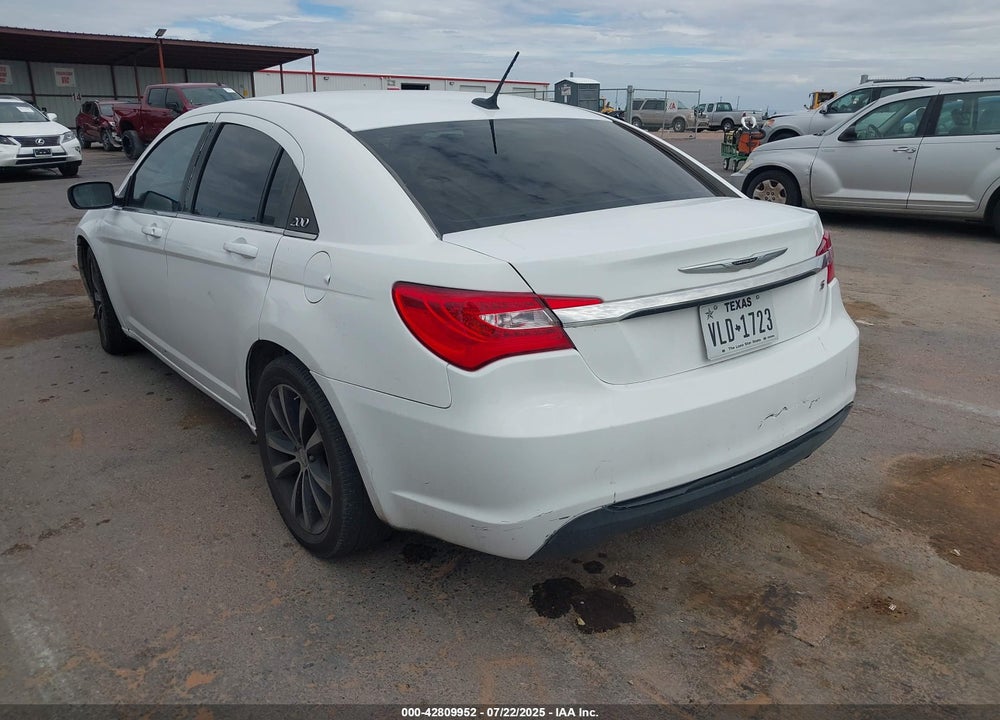 2014 CHRYSLER 200 VIN: 1C3CCBBB2EN119360