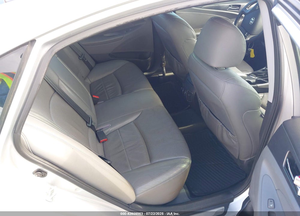 2013 HYUNDAI SONATA HYBRID VIN: KMHEC4A49DA087284