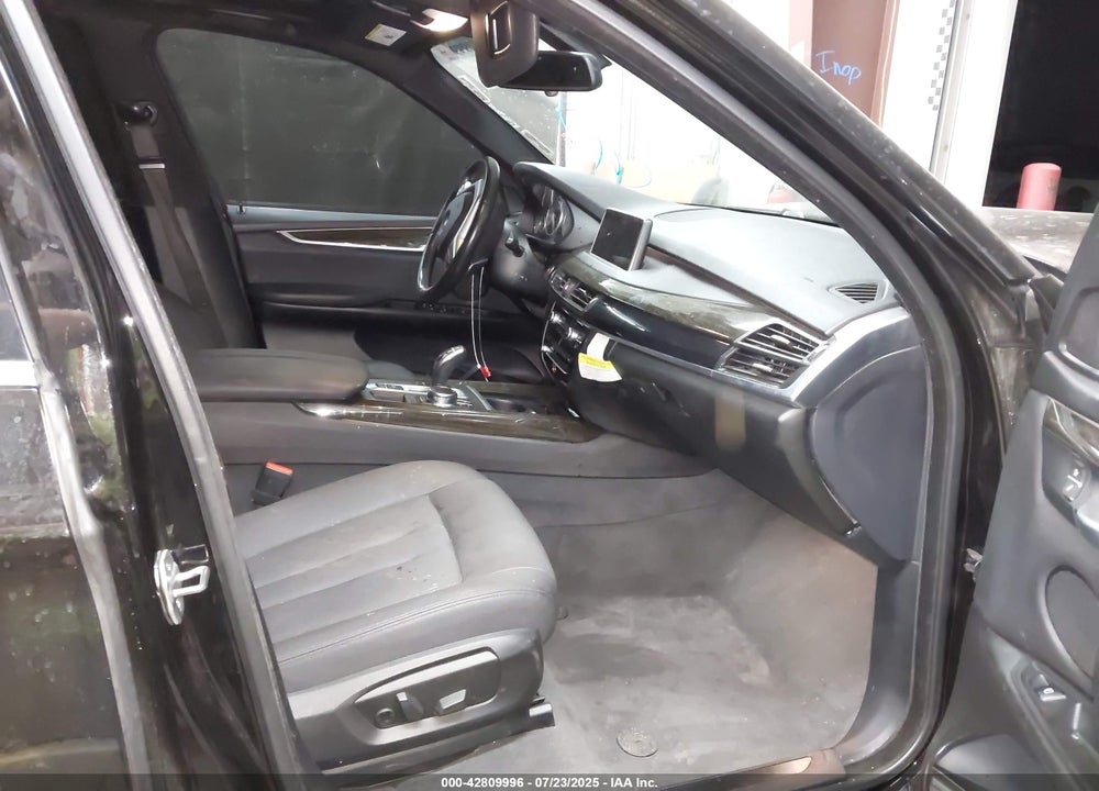 2018 BMW X5 VIN: 5UXKR2C55J0Z15623