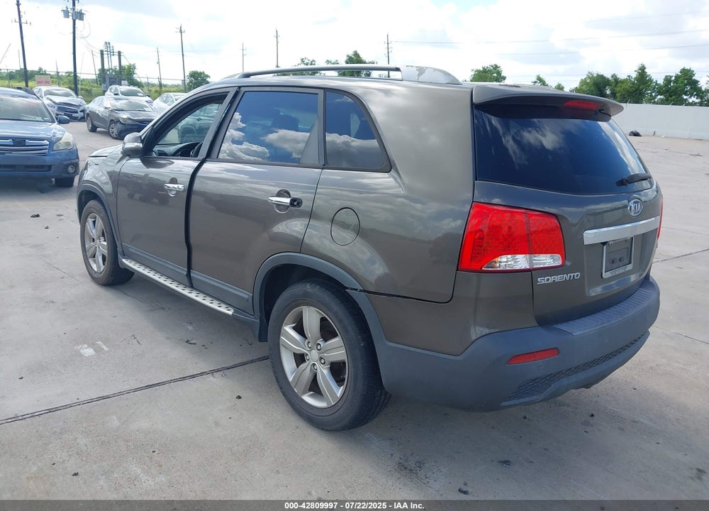 2013 KIA SORENTO VIN: 5XYKU4A62DG330407