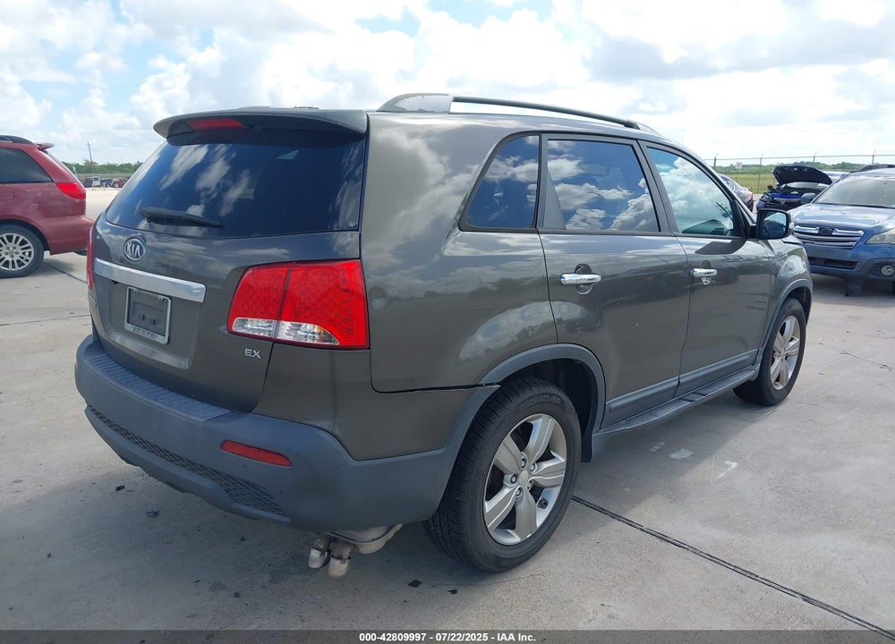 2013 KIA SORENTO VIN: 5XYKU4A62DG330407